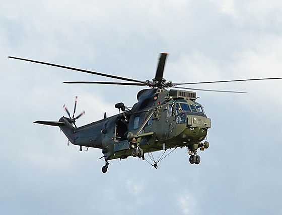 sea king helicopter