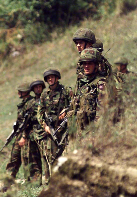 3 para - kosovo