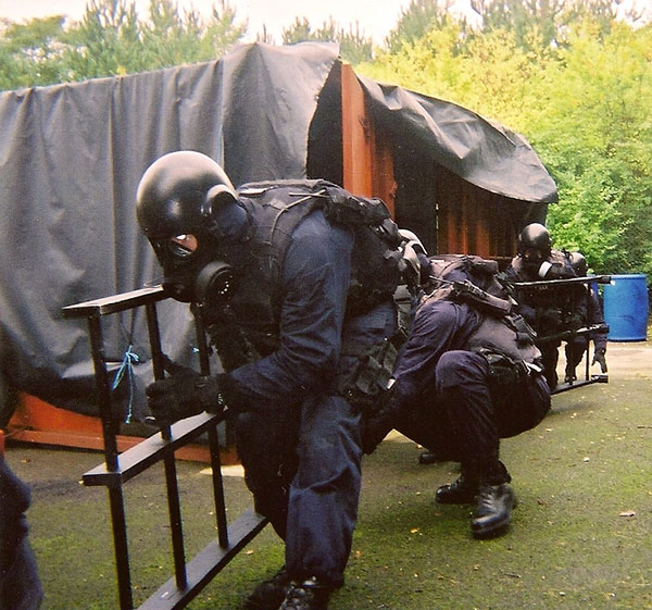 CO19 - assault training
