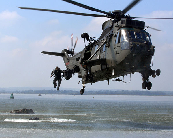 Royal Marines helocasting