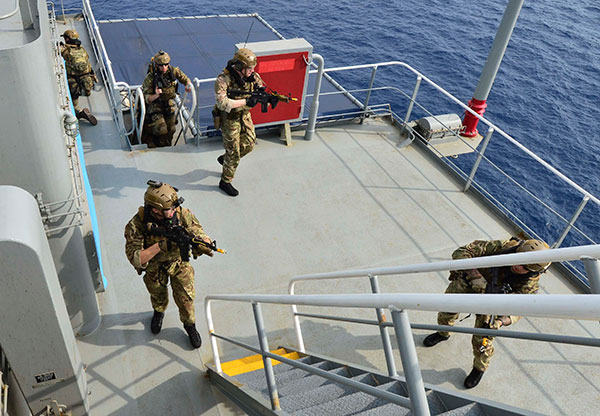 42 Commando securing vessel