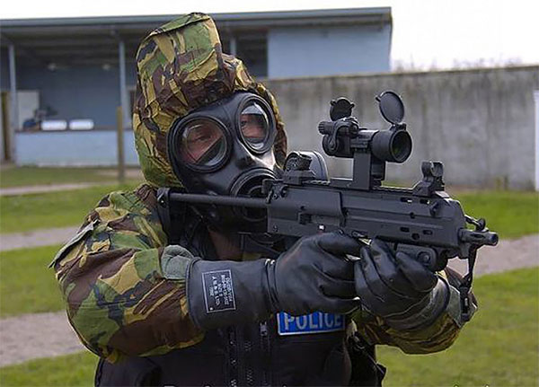 MDP officer armed with H&K MP7