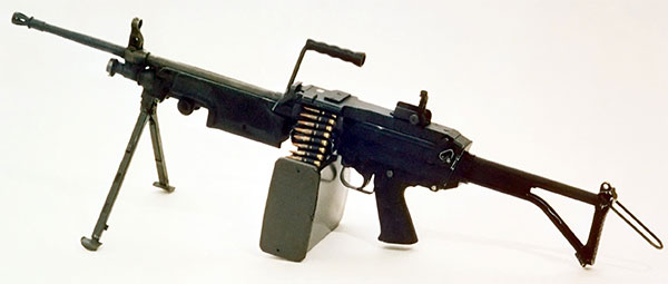 L108A1 minimi